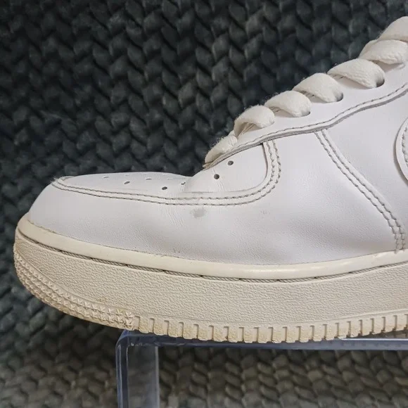 Nike Air Force 1 '07 Low Triple White Men's Athletic Shoes Sneakers Sz 9.5 - Picture 10 of 16